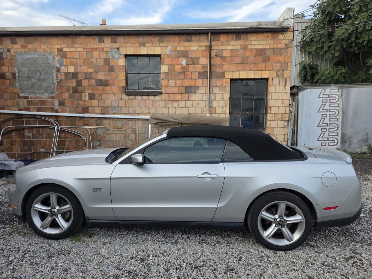Mustang convertible top project